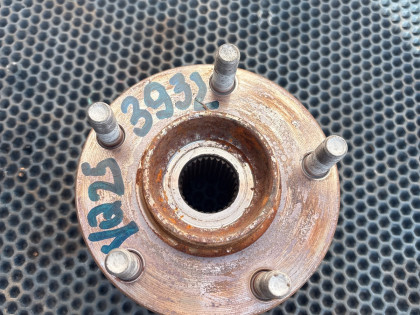 Ступица передняя левая J32