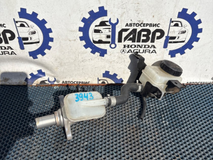 Главный тормозной цилиндр J32