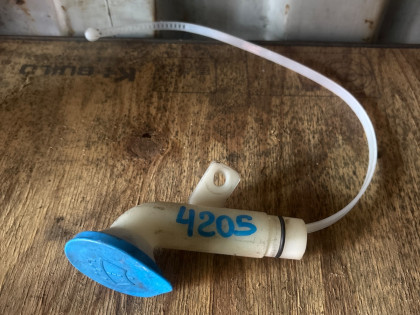 Заливная горловина бочка омывателя HONDA CR-V